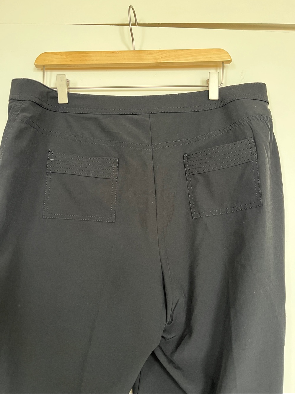 Zenergy by Chico's black jogger pants sz. 2.5 -SH - Picture 5 of 7